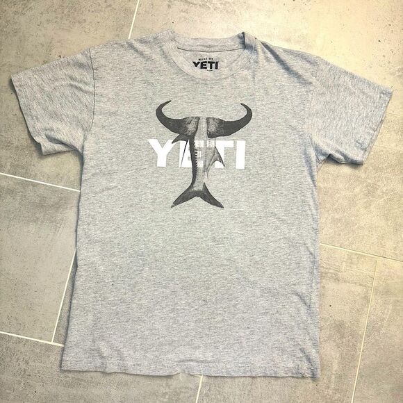 YETI Coolers Cape Buffalo Tarpon Logo T-Shirt - Gray - Men’s Medium - Picture 1 of 6